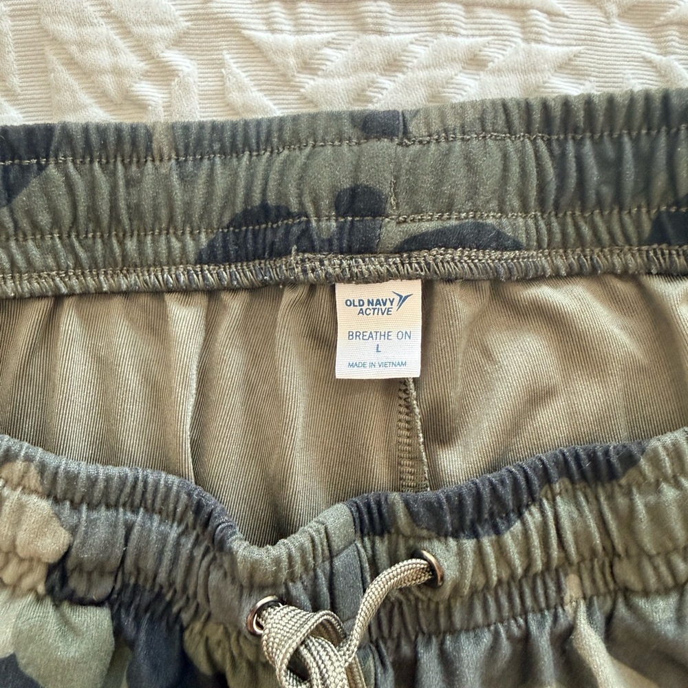 Old Navy Active Women’s Camo Jogger Pants - Olive Green - Picture 2 of 5